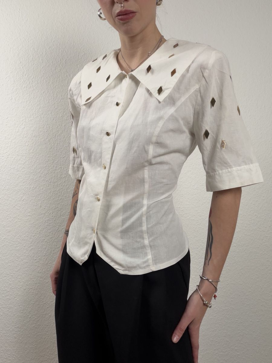 Camicette: Vintage white blouse size 40 with sequins  – Usato da Knonau venduto da Grapesvintage 1