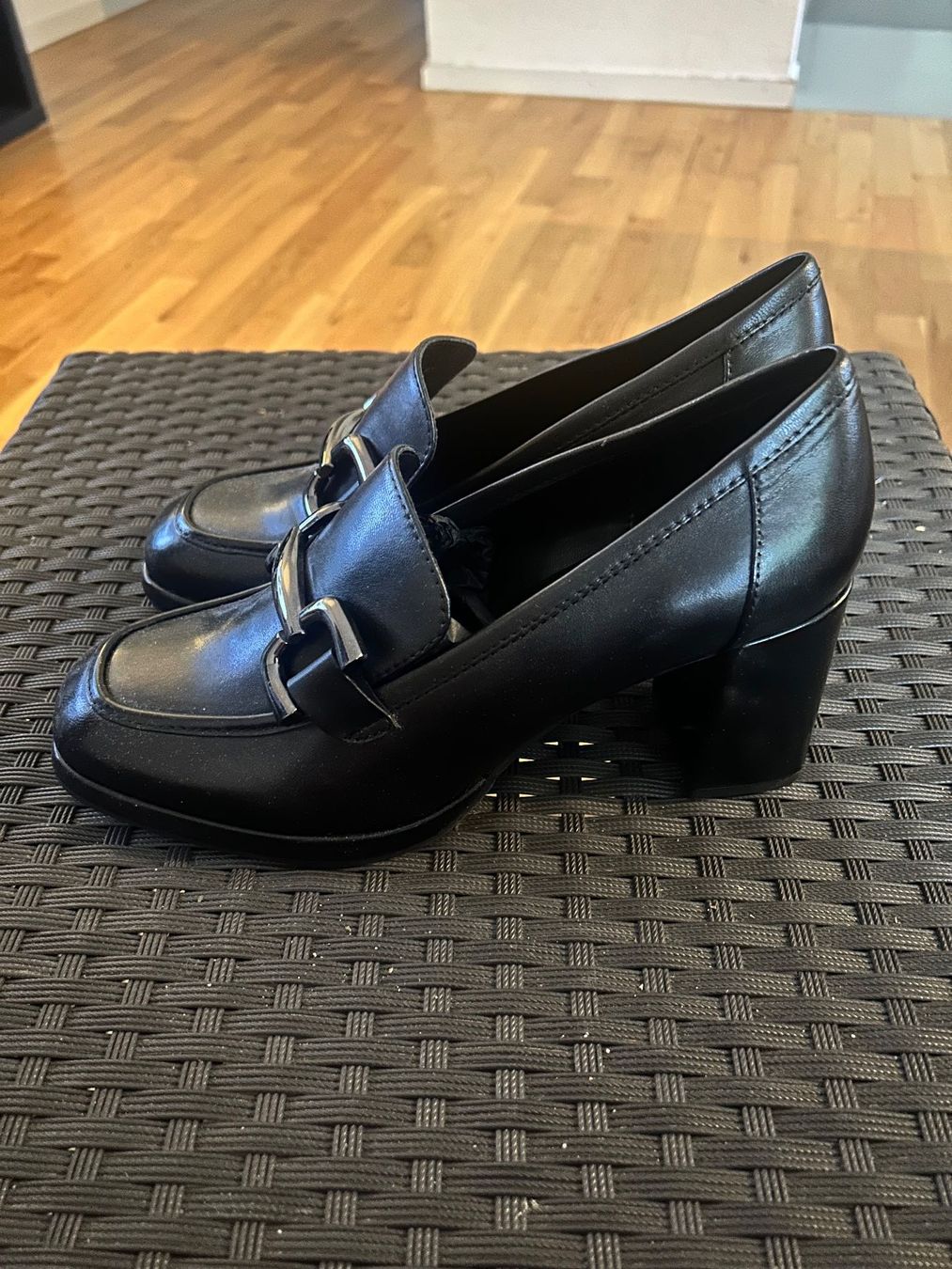 Chaussures femmes: schwarz neue Lederschuhe – Neuf avec emballage d'origine à Winterthur par acelaya 1