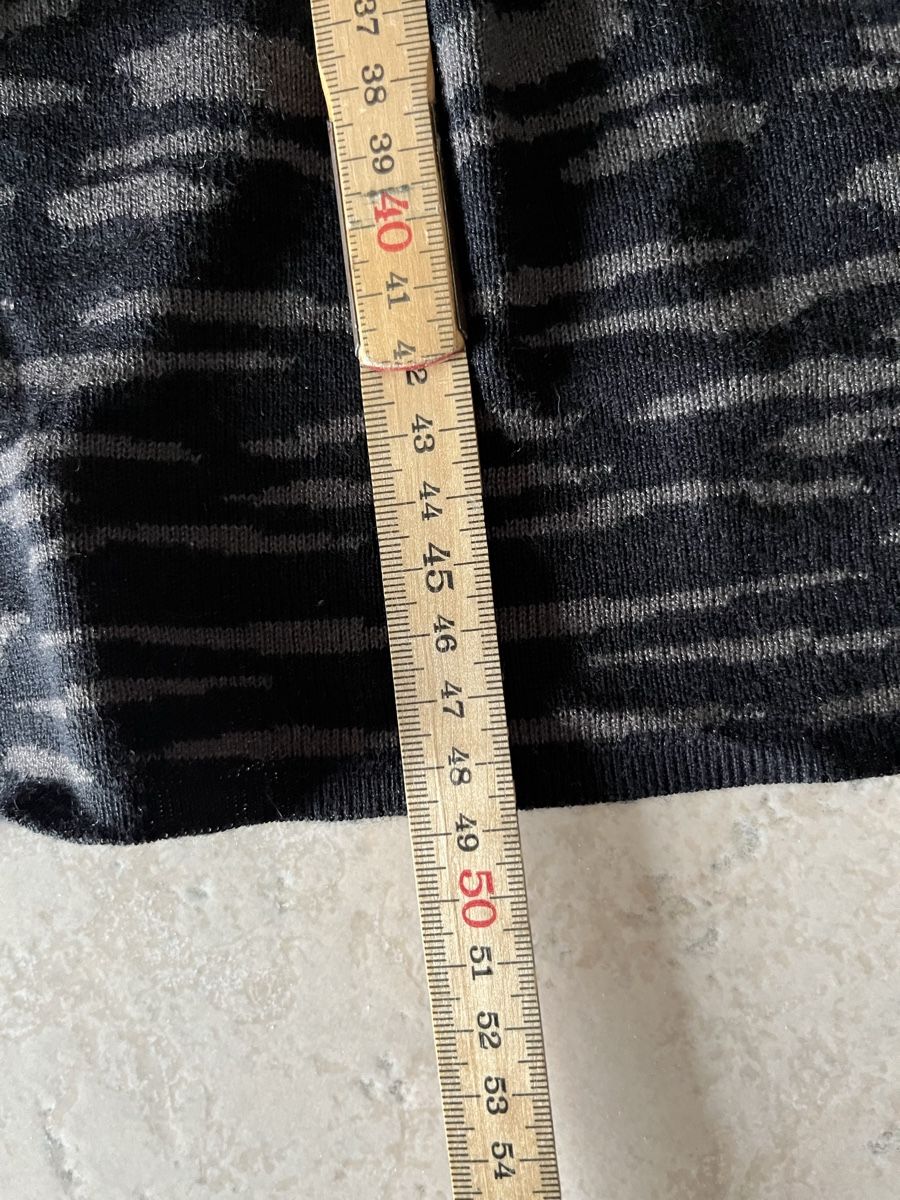 Foulard & Sciarpe: Weicher Dreiecksschal mit Fransen schwarz/grau – Usato da Wolfhausen venduto da Sel86i 1