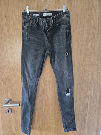 Jeans destroy noir, Bershka, taille 36, comme neuf!