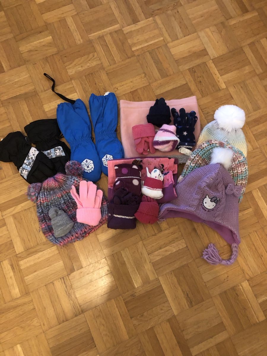 Kinderhandschuhe: Handschuhe und Kappen für ein Mädchen – Gebraucht aus Adliswil von rossoelmare 1