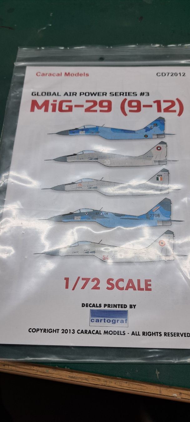 Kit di modellismo & Modellini statici: Mig-29 Decals 1/72 Caracal Models – Nuovo e nell'imballaggio originale da Selzach venduto da Eierloch