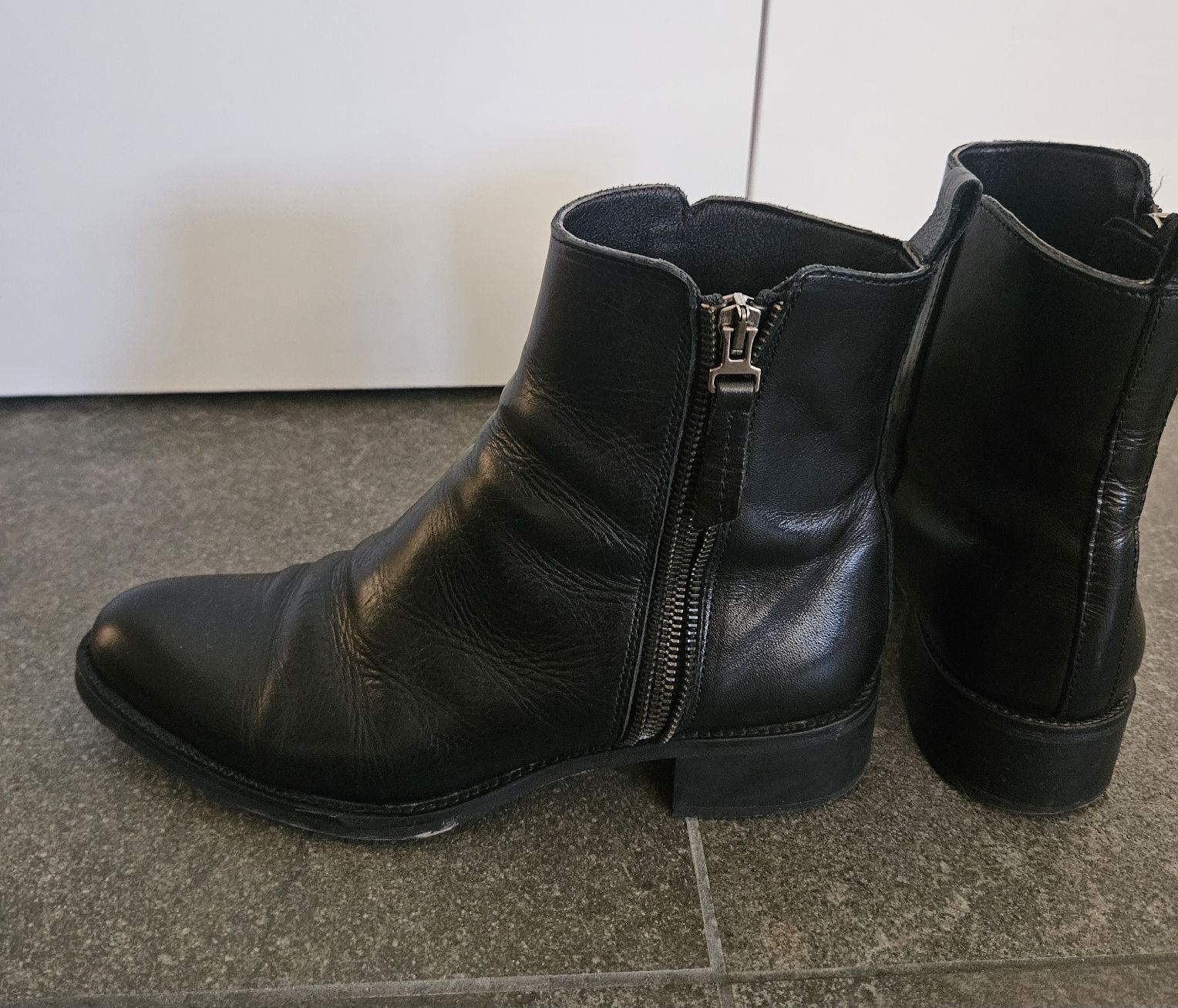 Scarpe da donna: Bottines en cuir noir (taille 40) – Usato da Bussigny venduto da niwa_mikan 3