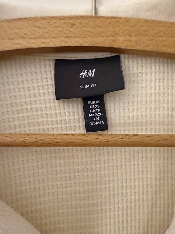 H&M Magliette Polo: H&M Polo Off-White / Creme – Usato da Winterthur venduto da Adonisss 1