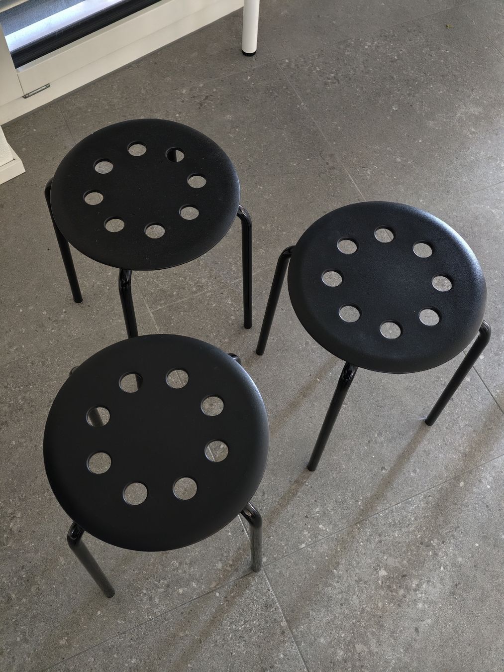 Sgabelli: Set of 3 round stools – Usato da Zürich venduto da der_s59x