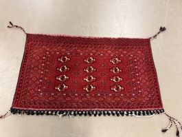Orientteppich rot mit Fransen geometrisch guter Zustand