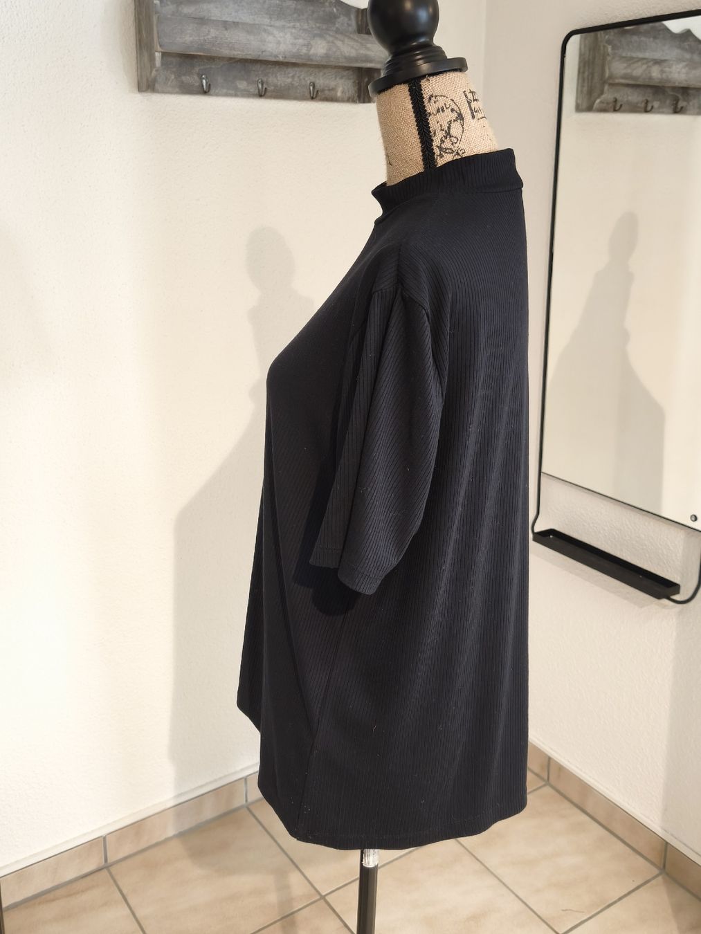 H&M T-shirt: Schwarzes H&M Basic Shirt, Grösse XL, Top Zustand!  – Usato da Emmetten venduto da SecondhandSiska 1