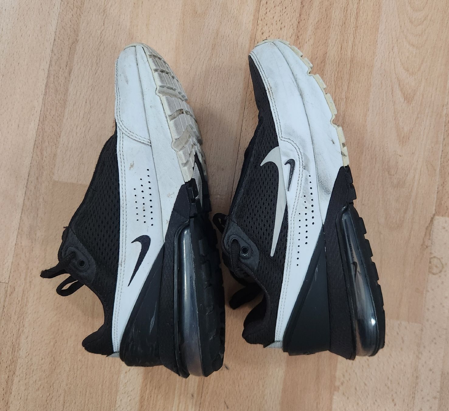 Nike Damenschuhe: Baskets Nike Air Max noires et blanches taille 40.5 – Gebraucht aus Niedergösgen von Eva2410 3