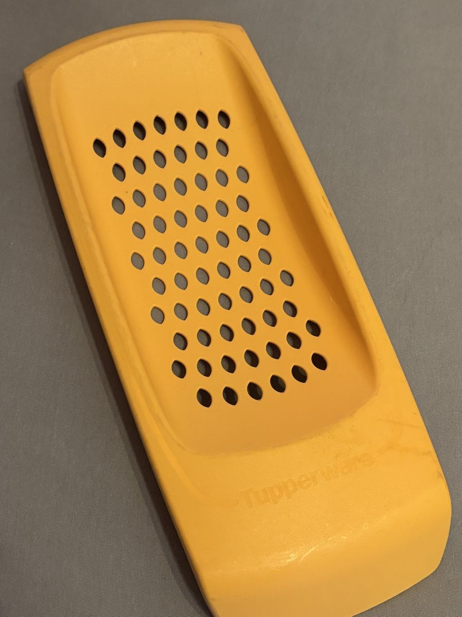 Tupperware Küchengeräte: Spätzlehobel von Tupperware – Gebraucht aus Hombrechtikon von celina.13