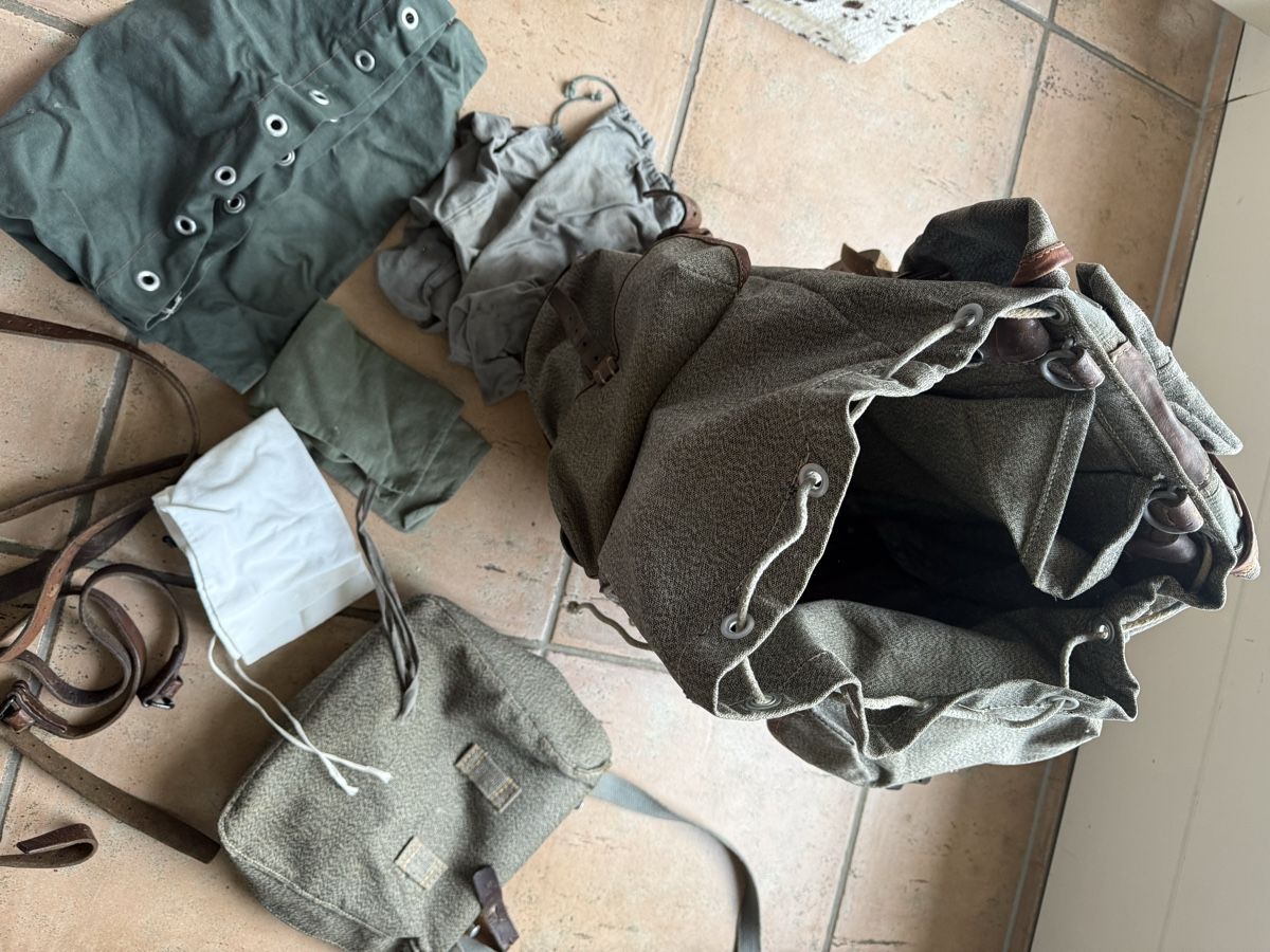 Schweizer Armee Zaini: Vintage Militär Rucksack – Usato da Horriwil venduto da Carrera68 2