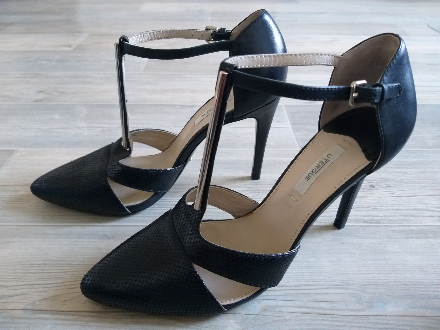Scarpe da donna: UTERQÜE Chaussures / Schuhe pointure / Nummer 39 – Usato da Cossonay-ville venduto da Super-Price-Quality 2