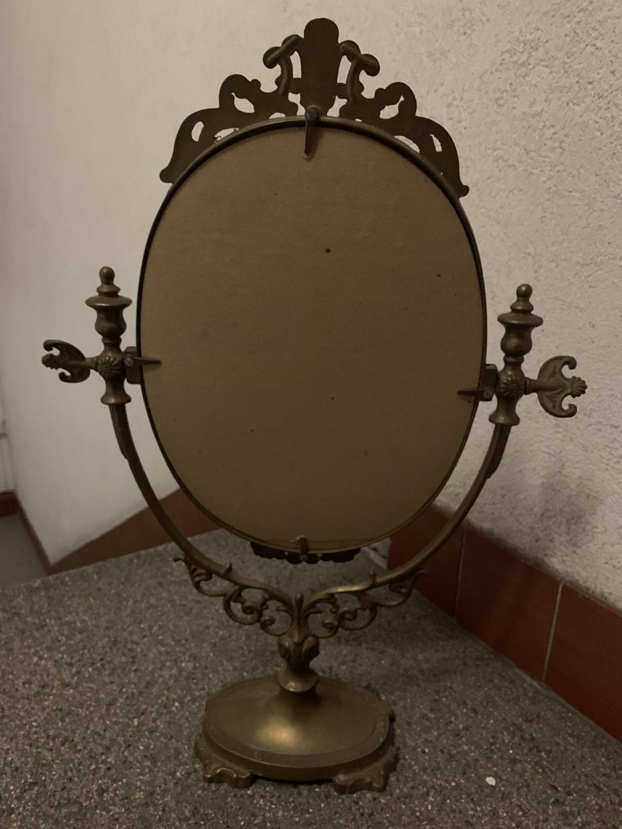 Specchi: Vintage Oval Table Mirror with Brass Stand – Usato da Zürich venduto da cetalia 2