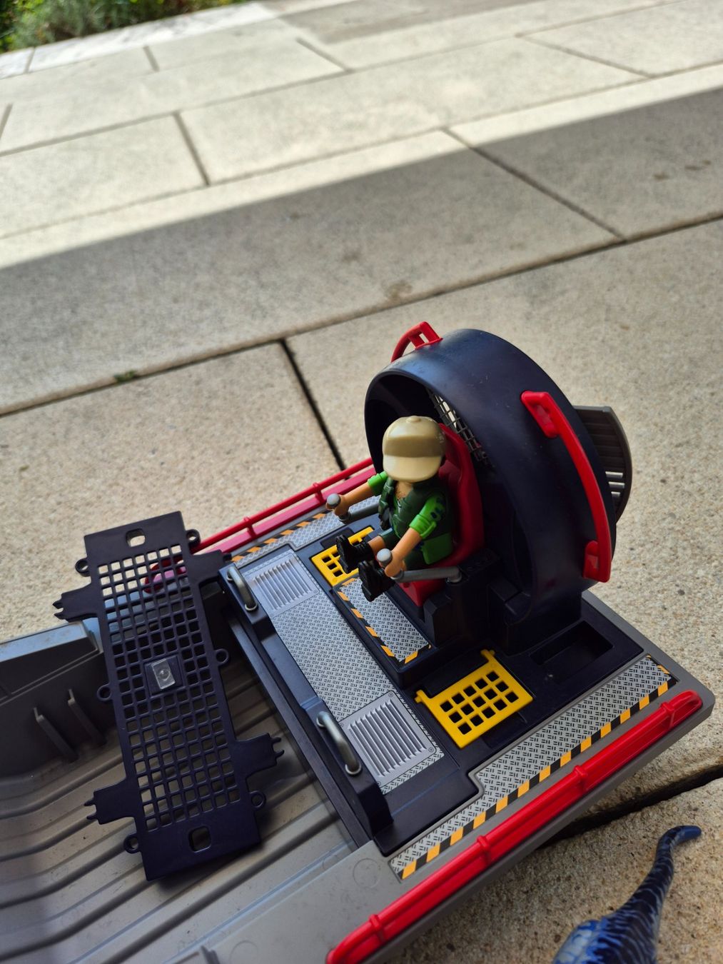 Playmobil Spielzeuge: Playmobil Propellerboot mit Dinokäfig The Explorers – Gebraucht aus Riehen von Sportx 4