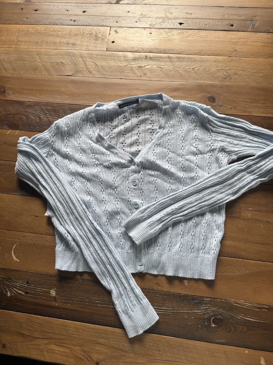Brandy Melville Maglioni & Felpe: Strickjacke Blau – Usato da Männedorf venduto da mariadelrocioeberle