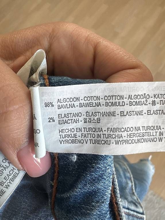 Zara Jeans: Zara Jeans Mid Rise – Nuovo (secondo la descrizione) da Zürich venduto da nik_tw2j 2