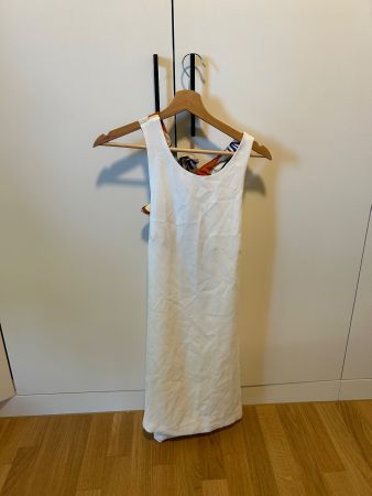 Kleid weiss mit Seidentuch Grösse S neuwertig