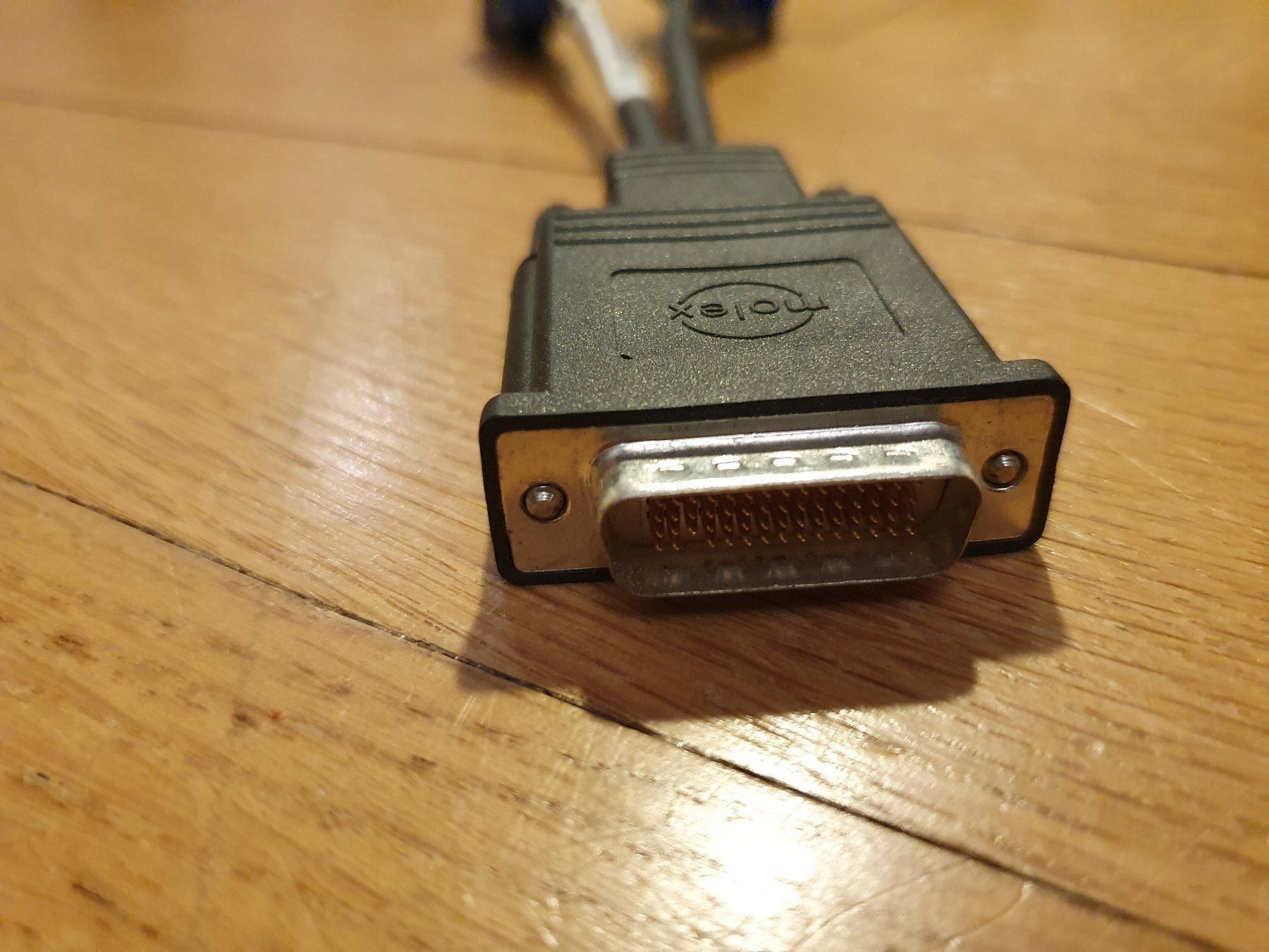 Kabel: DMS-59 zu 2x VGA Splitter – Gebraucht aus Bern von Llu 1