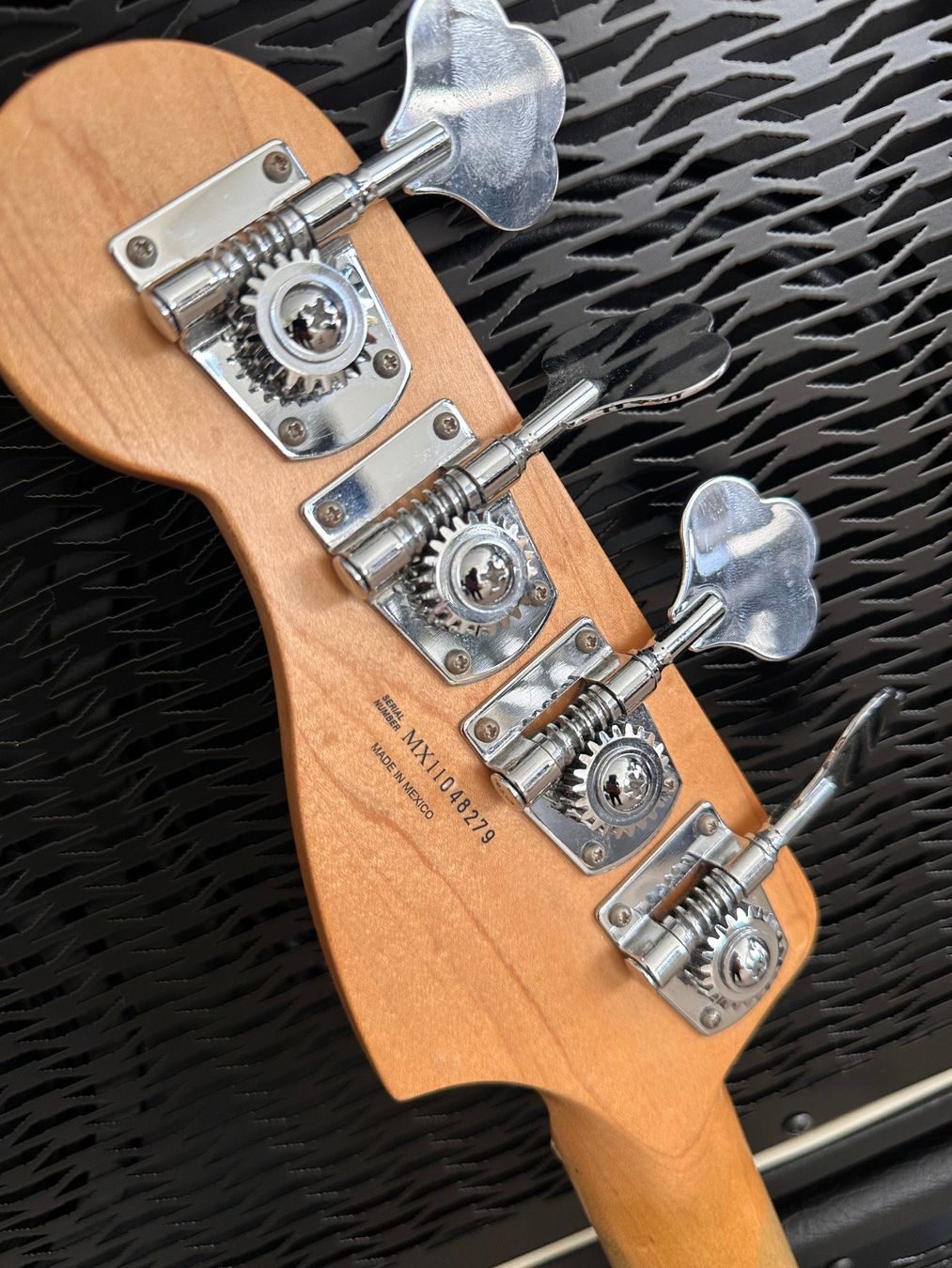 Fender Strumenti musicali: Fender Precision Bass 2011 – Usato da Dachsen venduto da ColdChisel 3