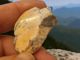Anhänger Schweizer Rosa Alabaster
