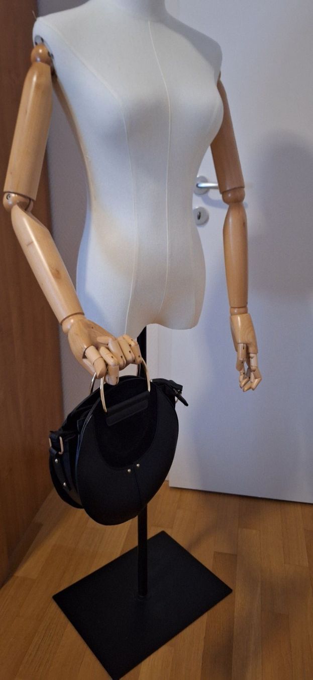 Borse da donna: joli sac à main noir – Nuovo e nell'imballaggio originale da Lussery-Villars venduto da pousinete02 1
