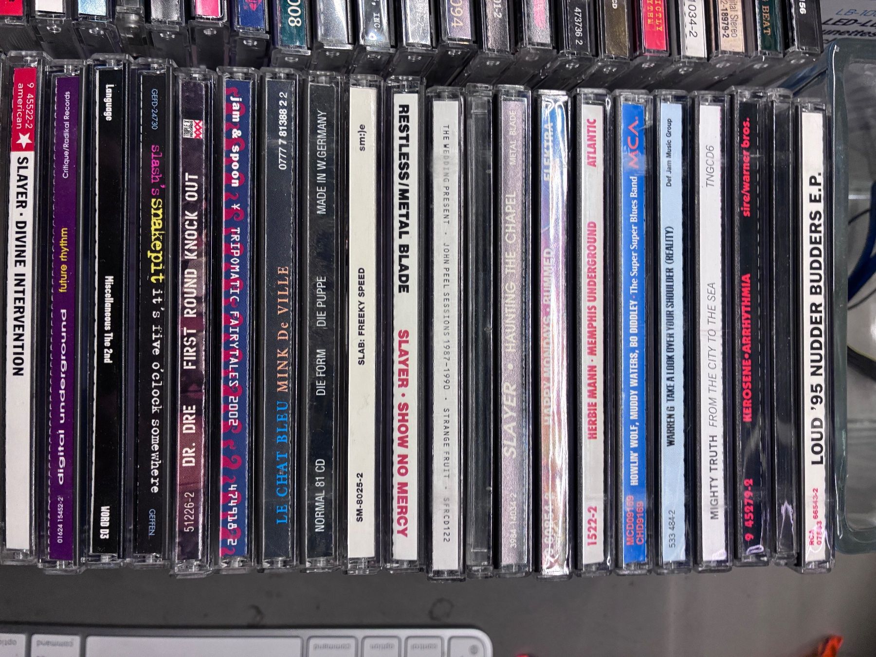 CD: About 85 CDs, probably USA stuff. – Usato da Zürich venduto da HiFiAtelier 1