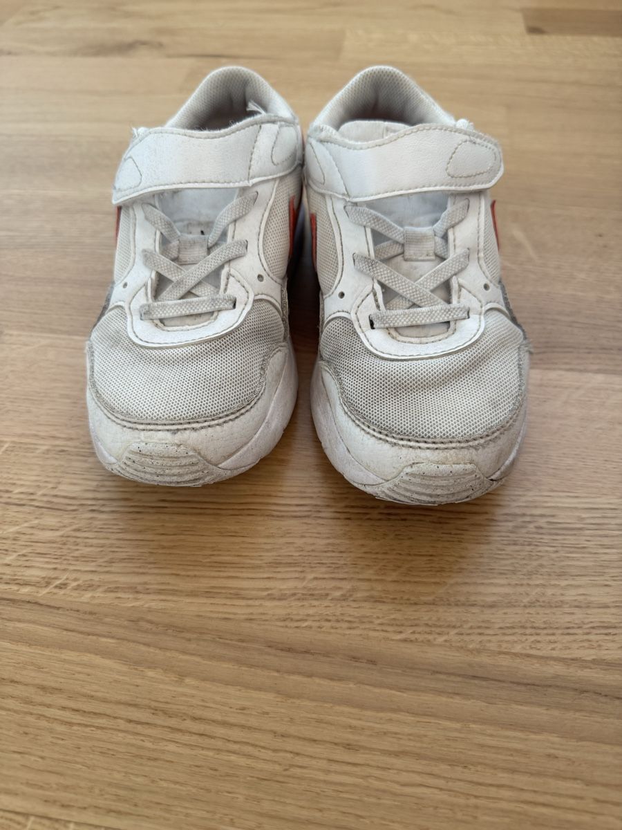 Nike Scarpe per ragazzi: Nike Air Schuhe, Grösse 32 – Usato da Kleinandelfingen venduto da les_gb7w 1