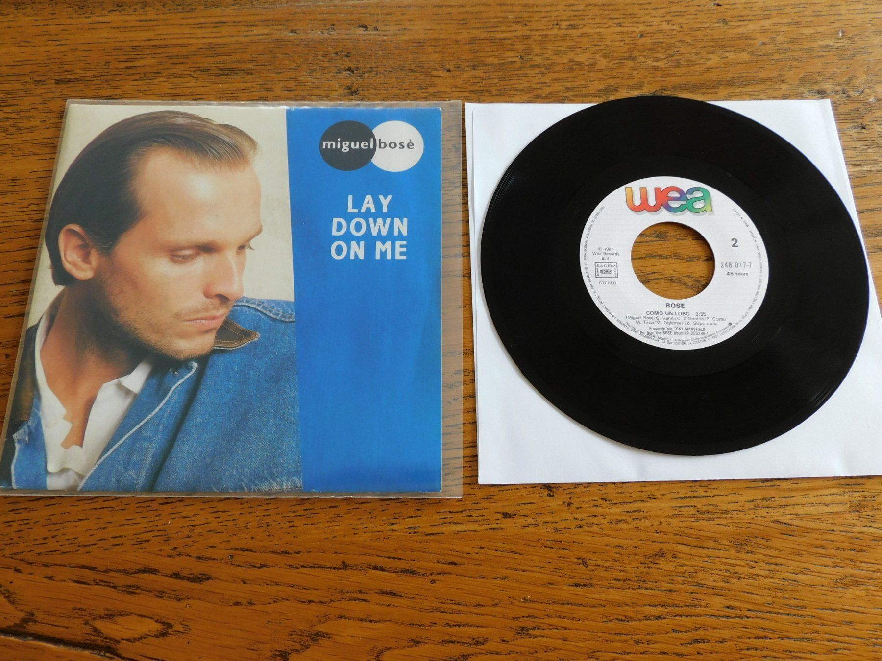 Vinyles: Miguel Bosè – Lay Down On Me – D'occasion à Emmenbrücke par lamorak