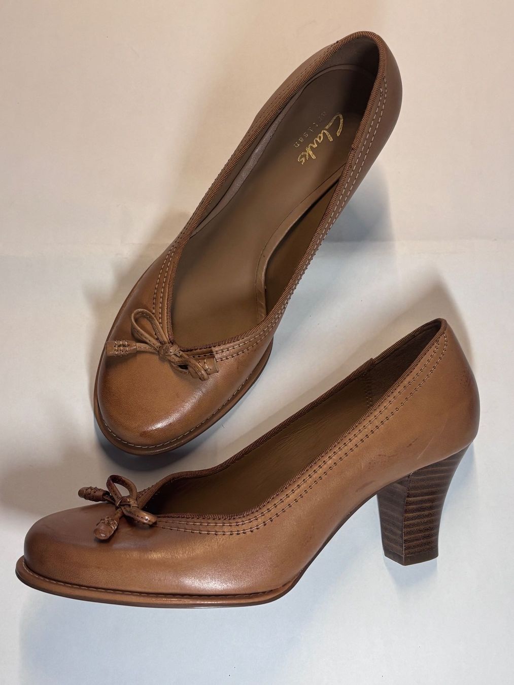 Clarks Chaussures femmes: Hellbraune, Clarks, Blockabsatz Leder Pumps in Gr.38 – D'occasion à Möhlin par MichaBS85