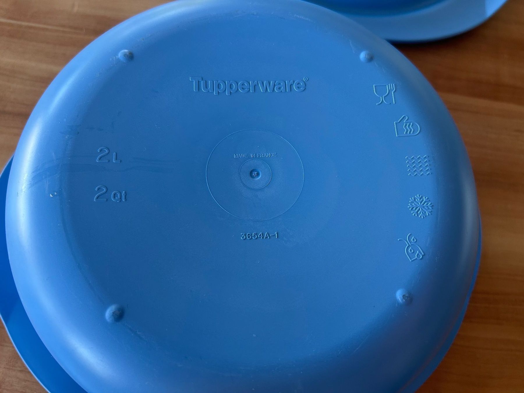 Tupperware Moules à gâteaux: Tupperware Ultra  blau mit Deckel 2Liter rund – D'occasion à Kaltbrunn par lagone1 3