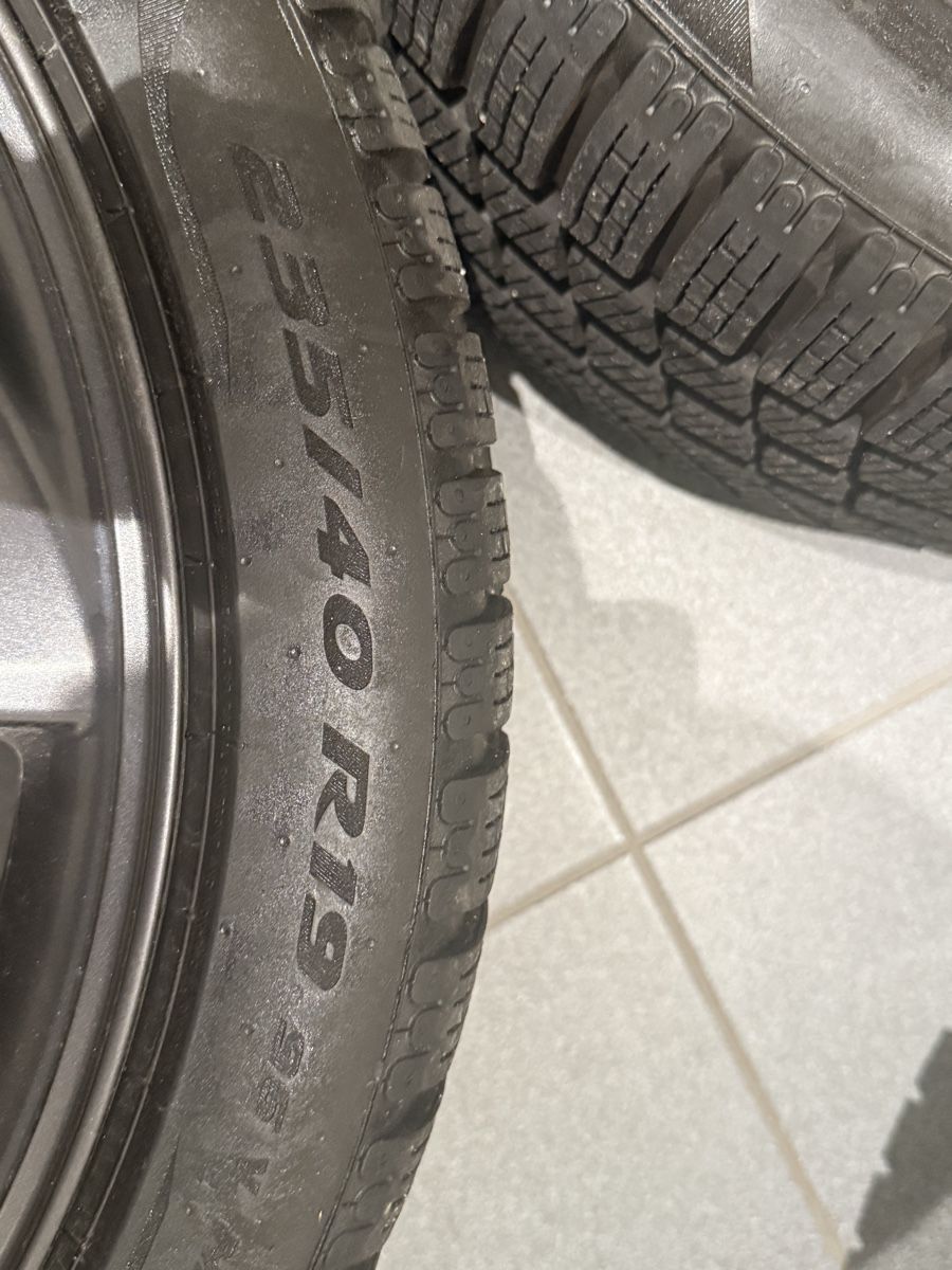 Pneumatici & Ruote complete: Set invernale Tesla Model 3 Performance 2023-2026 – Usato da Ponte Capriasca venduto da Frizzy83 4