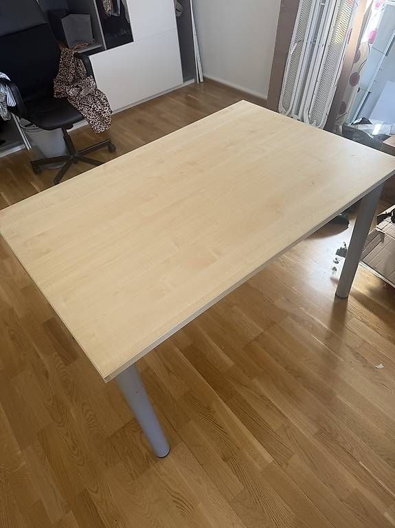 Ikea Schreibtische: Schreibtisch – Gebraucht aus Basel von opu_psl9