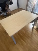 Schreibtisch