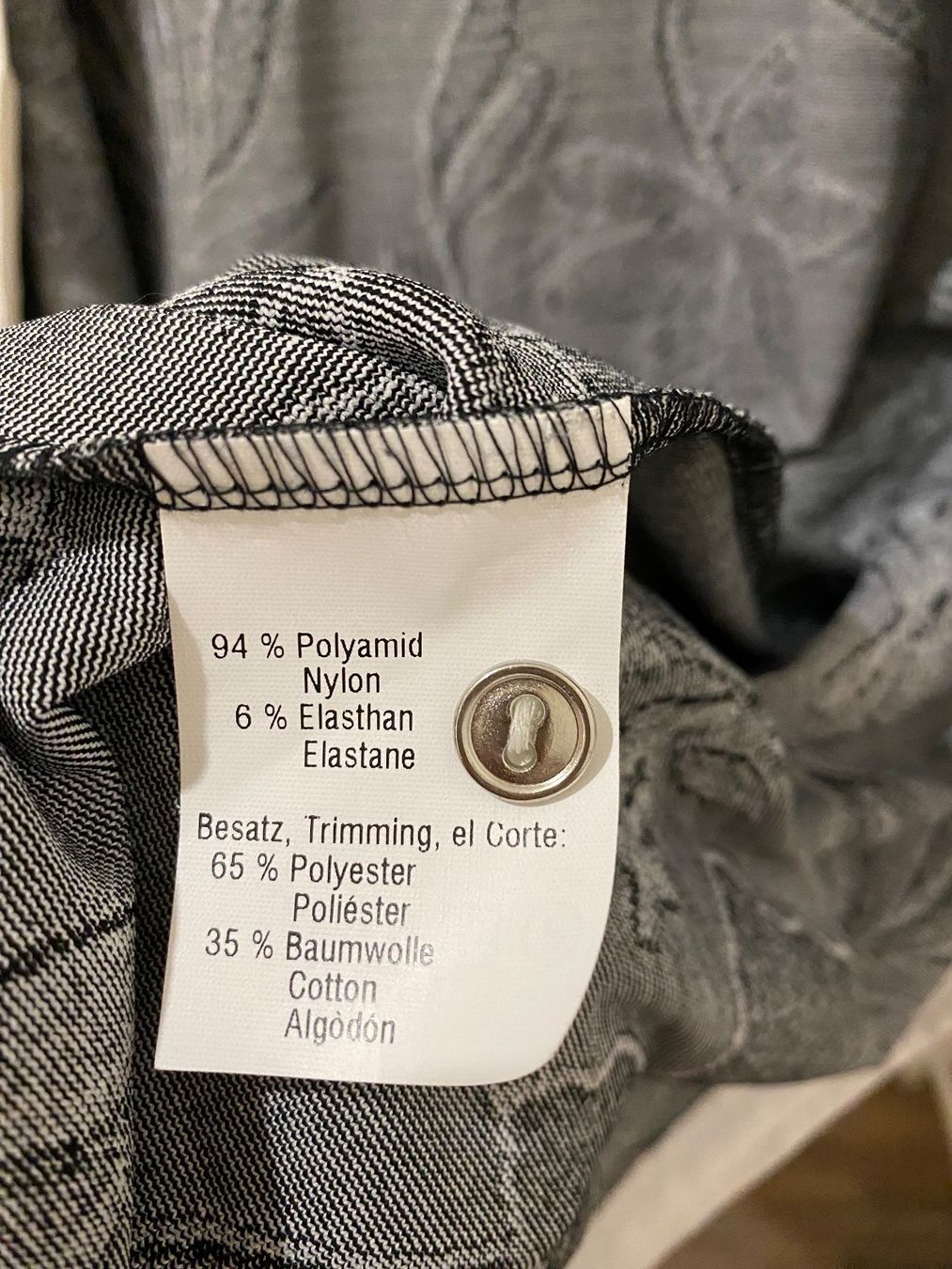 Chemisiers: Fashion Classics Bluse mit Reissverschluss Gr. 46 – D'occasion à Pratteln par a23_j2gs 8