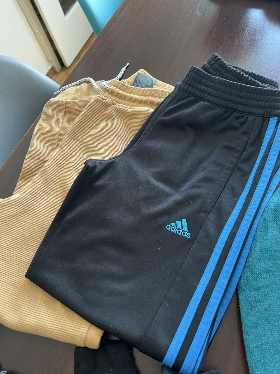 Lotti & Set di vestiti: Sportbekleidung Set 7 Grösse 140 – Usato da Zollikon venduto da Peiler01 2