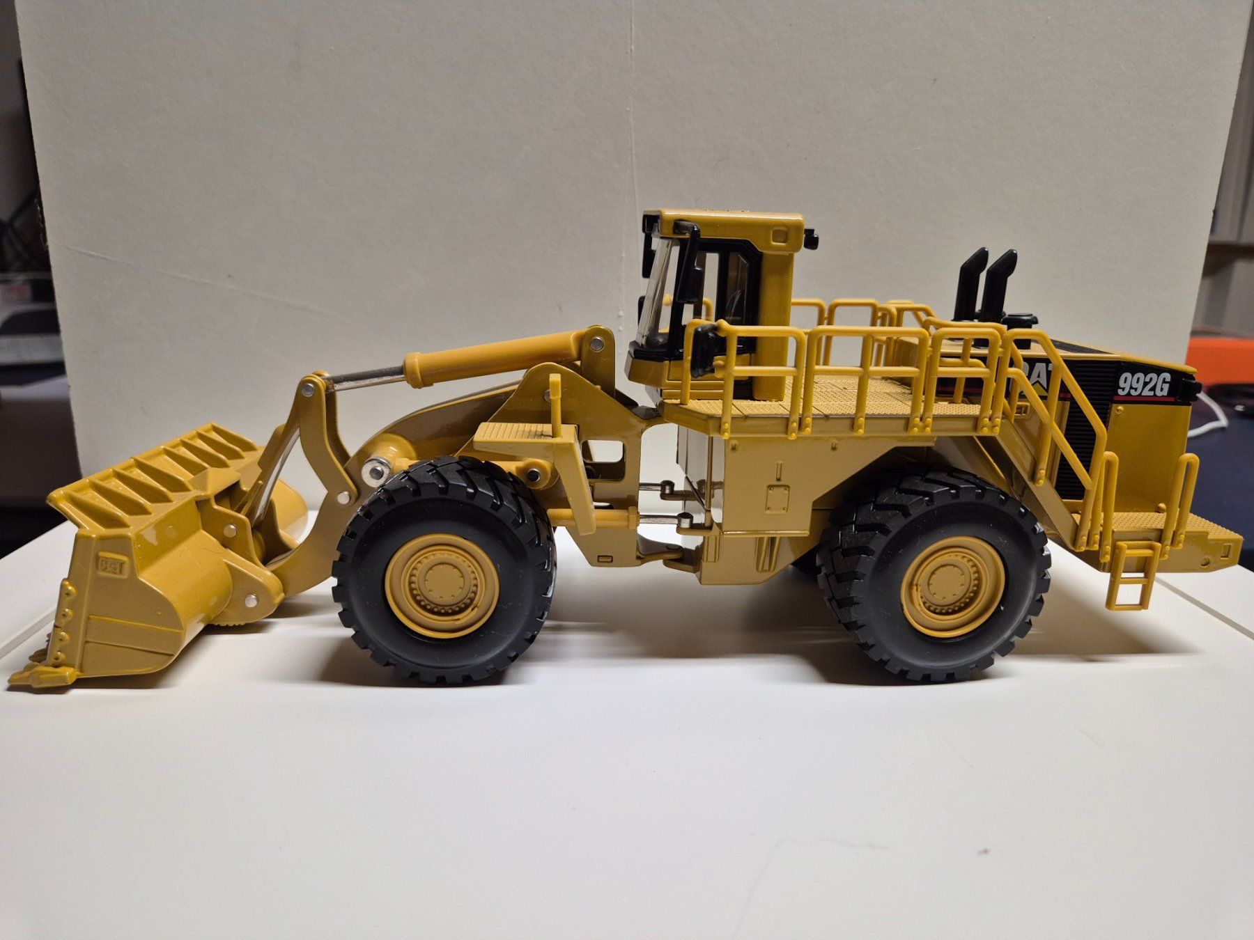 Escavatori: CATERPILLAR  992 G – Usato da Moutier venduto da cat365