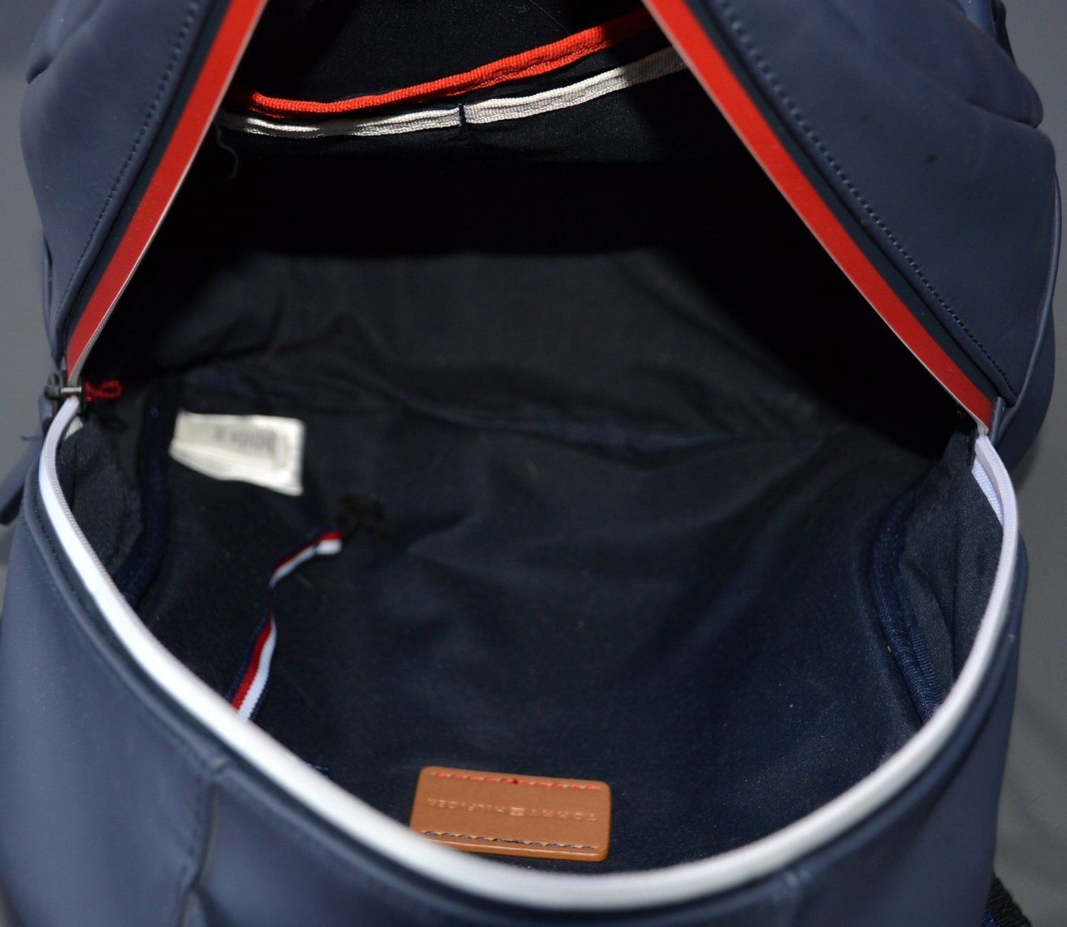 Tommy Hilfiger Rucksäcke: Rucksack / sac à dos Tommy Hilfiger – Gebraucht aus Collonges von arashee 9
