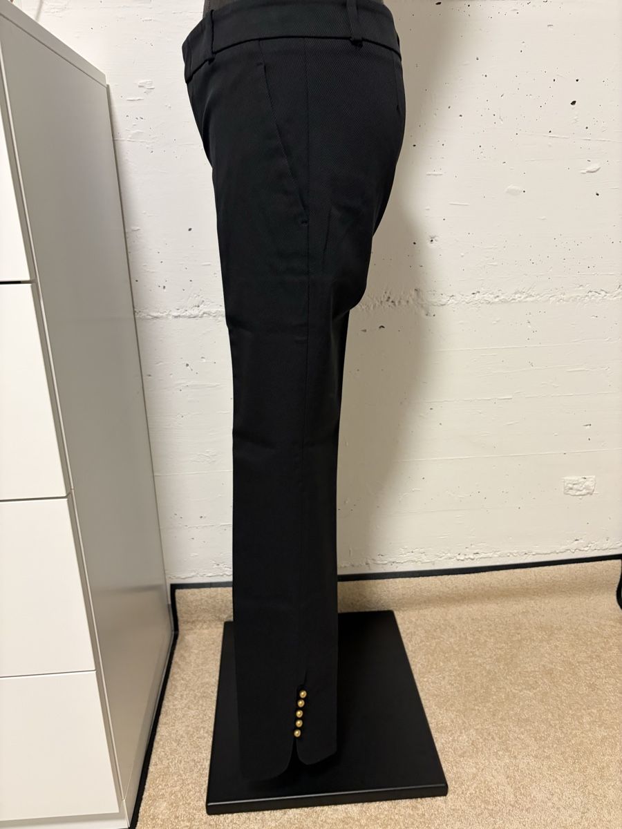 Gucci Pantaloni: Gucci Black Trousers Size 38, Gold Buttons, Spring Ready! – Nuovo (secondo la descrizione) da Sarnen venduto da vik_jw5z 3