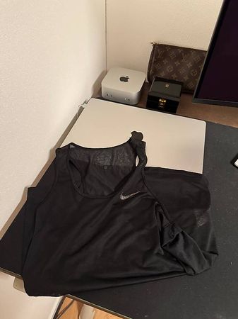 Nike ActiveWear Fitness T-Shirt M Size