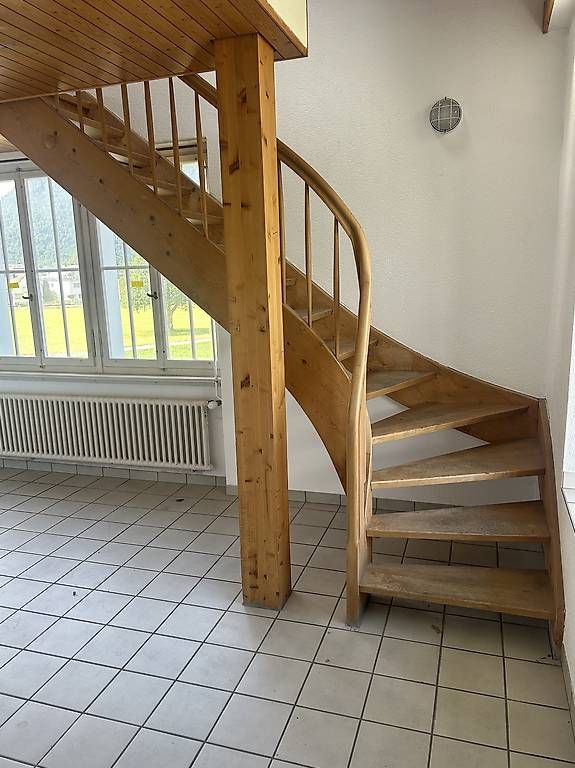 Treppen: Treppe in Buchenholz – Gebraucht aus Stans von Benzen 2