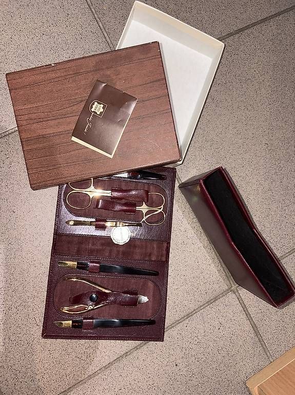 PC: ensemble de manucure vintage haut de gamme  – Nuovo e nell'imballaggio originale da La Chaux-de-Fonds venduto da reg_yw68 2