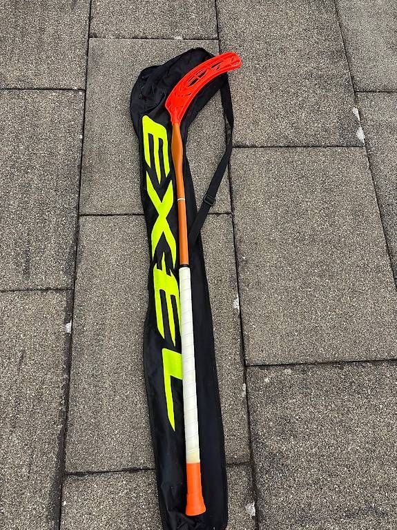 Unihockey: Unihockeyschläger mit Tasche – Usato da Bottighofen venduto da FlorinT00