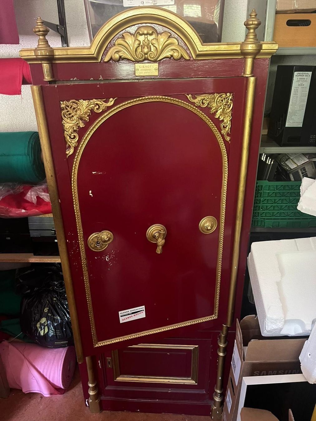 Casseforti: Coffre fort ancien rouge GENCEL – Usato da Mont-sur-Lausanne venduto da Sebouille