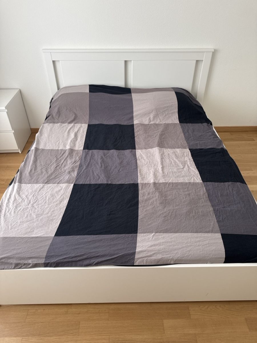 Ikea Letti: Ikea Bed frame + matress 160x200 – Usato da Zürich venduto da pau_sf2t 3