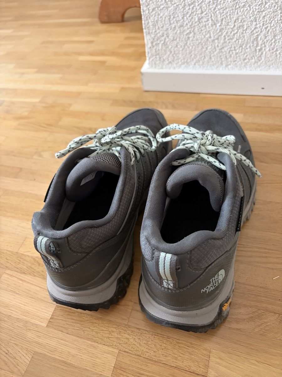 North Face Chaussures femmes: Damen- Wanderschuhe The North Face Grösse 41 – D'occasion à Busswil BE par Jara97 4
