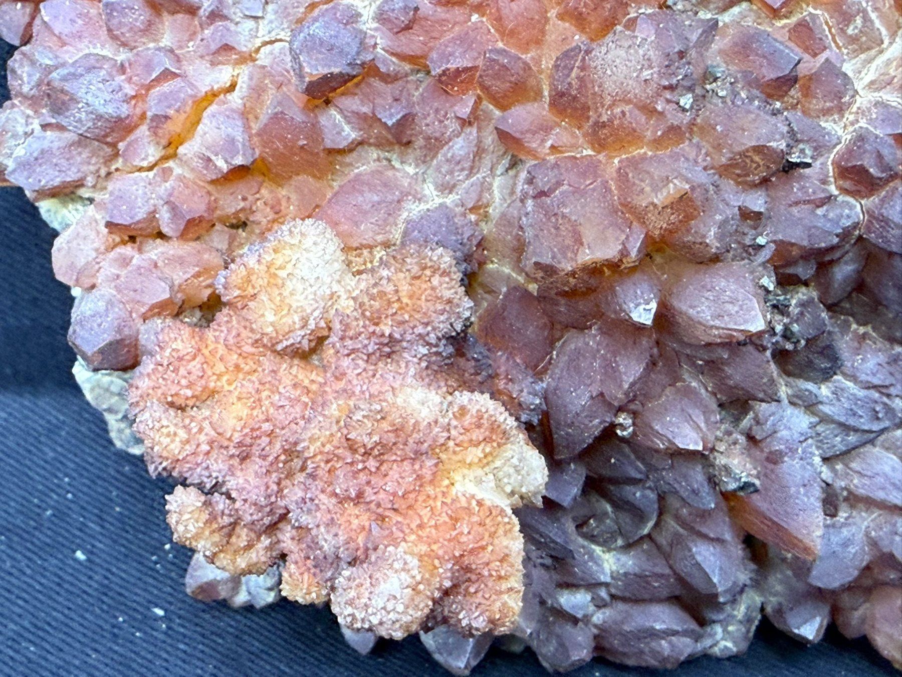 Minerali & Pietre curative: Bergkristall mit Limonit-Überzug – Usato da Schinznach Bad venduto da Demerald 2