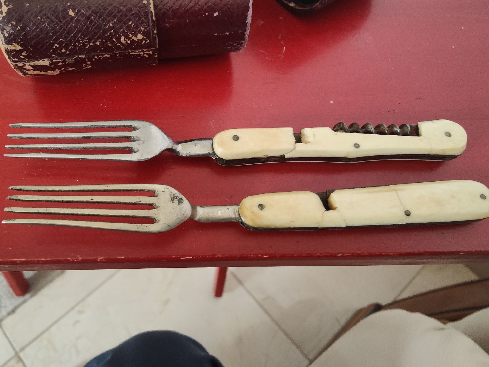 Set di posate: Couverts fourchettes anciennes – Usato da Courtelary venduto da Mini610 1