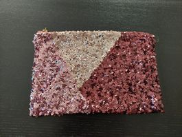 Reissverschlusstasche mit Wendepailletten