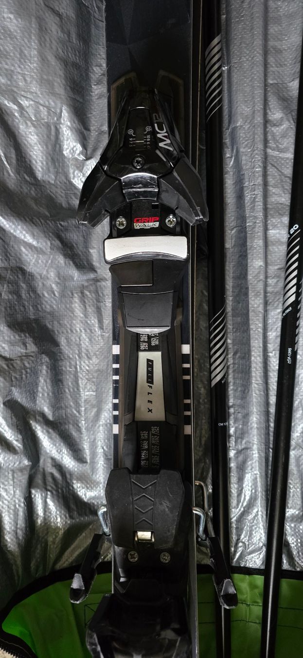Skis: Ski Ausrüstung – Gebraucht aus Möhlin von Carmaxx 7