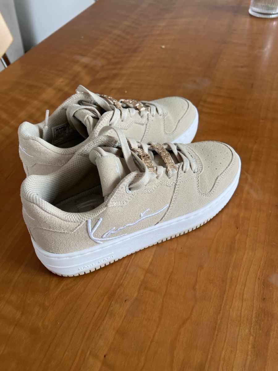 Scarpe da uomo: Karl Kani Schuhe beige Gr. 38.5 – Nuovo (secondo la descrizione) da Luzern venduto da avocado12 2