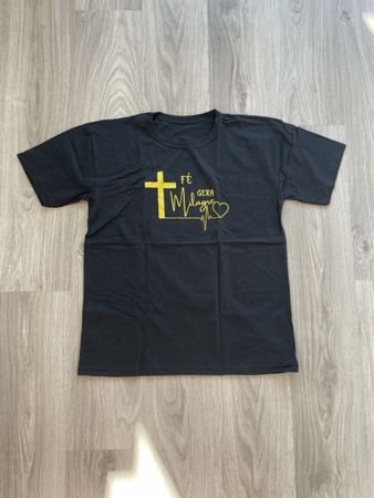 Schwarzes T-Shirt, Aufdruck "Fé Gera Milagre", Grösse M